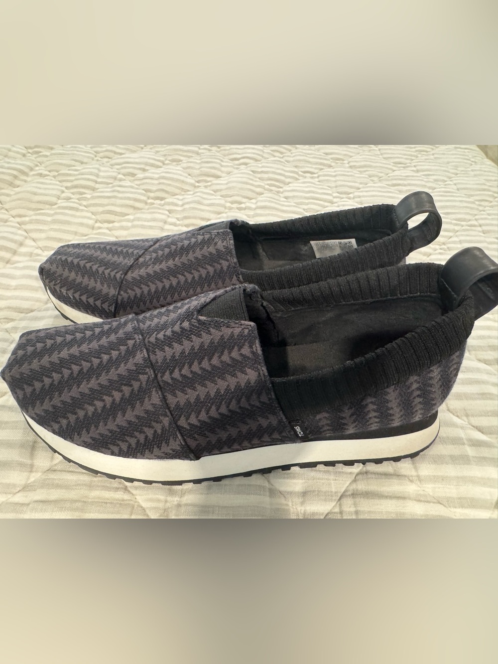 Toms Women’s Slip-On Sneakers in Charcoal and Black Pattern